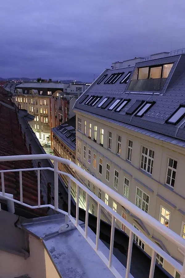 Apartment Loft Starhemberg By Interhome Wien 0*,